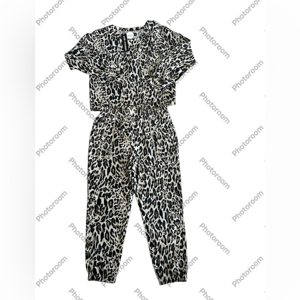 Zoe + Phoebe lounge wear set, Leopard print, Size Small, NWT